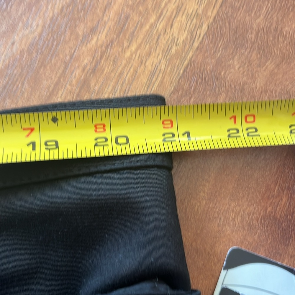 New Counterparts black capris - Picture 9 of 16